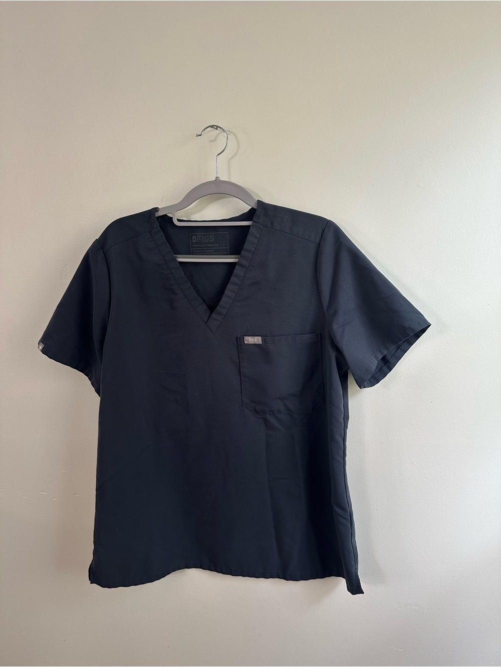 FIGS Women's Catarina One Pocket Scrub Top